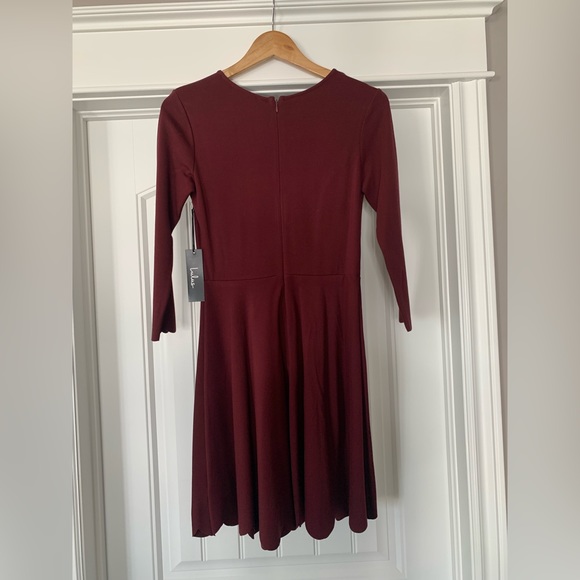 Women’s burgundy scalloped hem dress - Picture 2 of 4